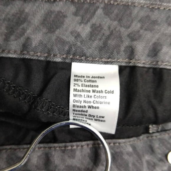 New Directions Leopard Print Gray Curvy Skinny Jean sz 24W - Picture 13 of 16